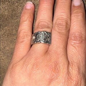 Vintage Silver-Tone Floral Band Ring